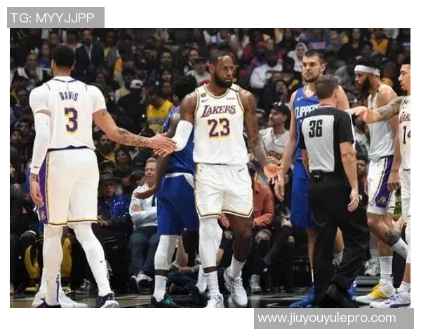 快船在与保罗分手后展现强劲实力近期进攻防守均跻身联盟前十 快船在与保罗分手后展现强劲实力近期进攻防守均跻身联盟前十